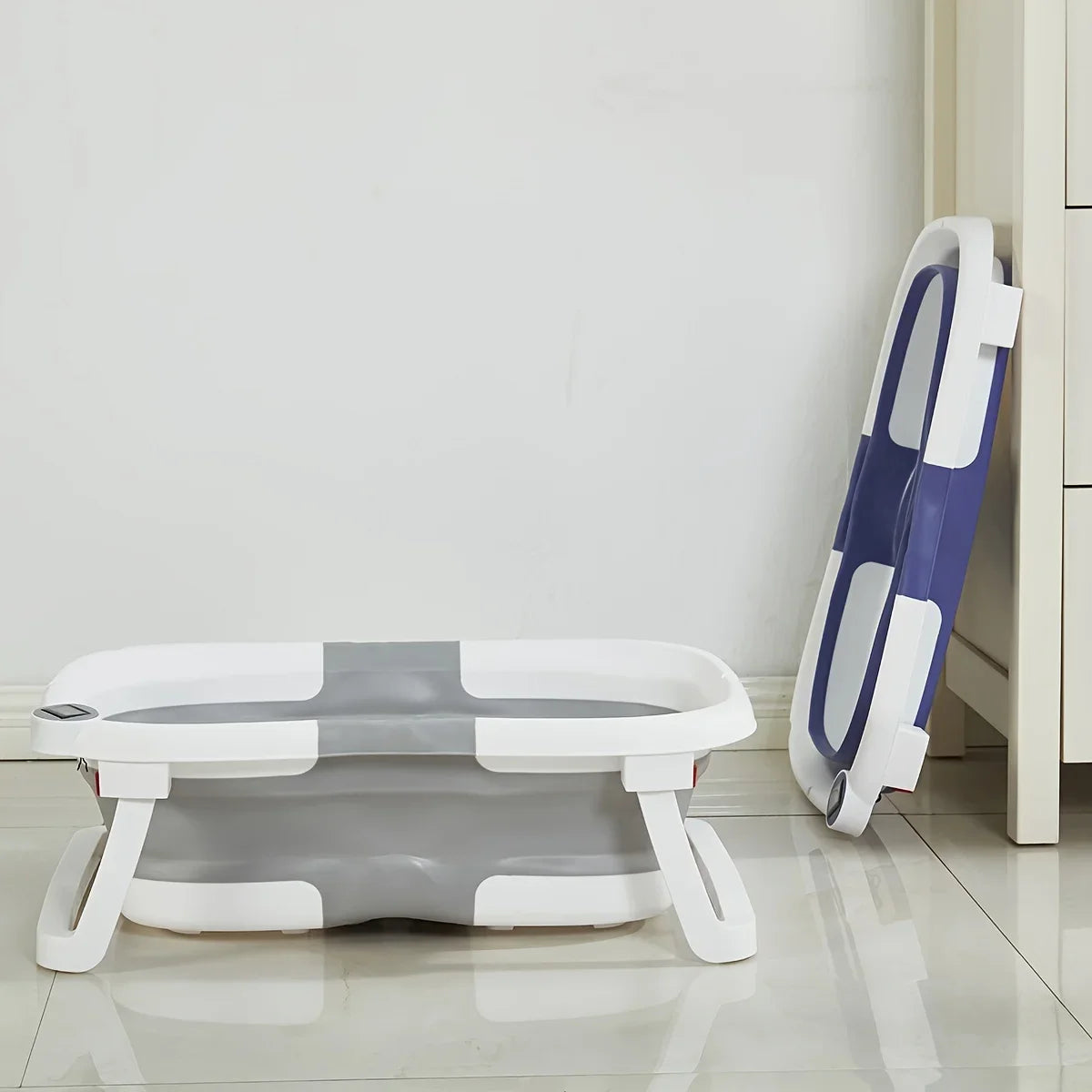 Baby bathtub With a bath mat, lightweight and foldable,